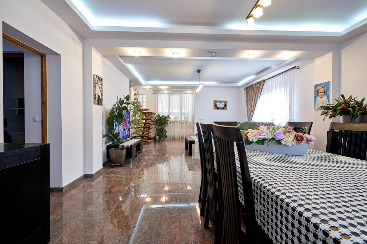 Casa Cu Flori Moisei Hotel Екстериор снимка