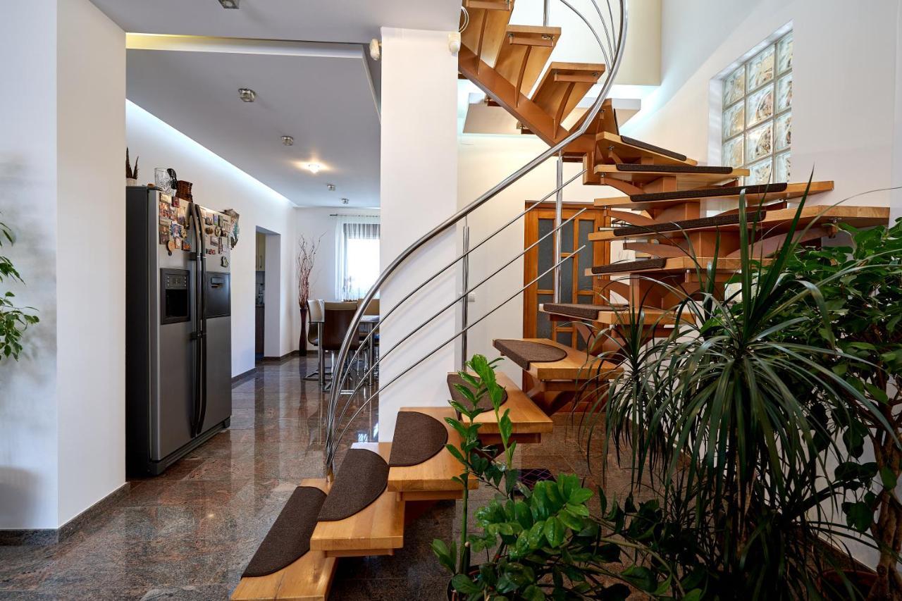 Casa Cu Flori Moisei Hotel Екстериор снимка