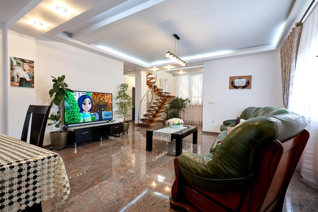 Casa Cu Flori Moisei Hotel Екстериор снимка