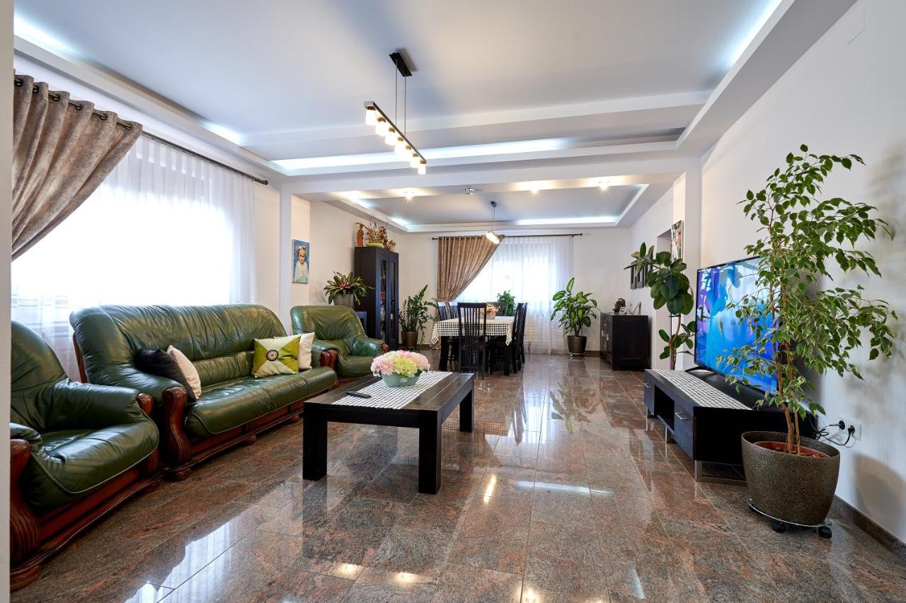 Casa Cu Flori Moisei Hotel Екстериор снимка