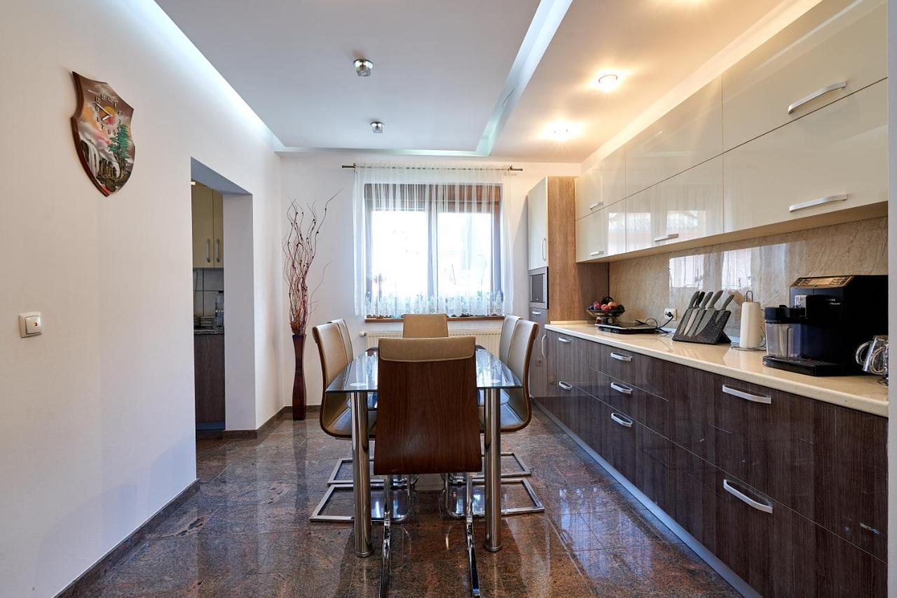 Casa Cu Flori Moisei Hotel Екстериор снимка